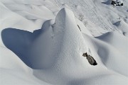 40 Sentiero tra 'dune' di neve